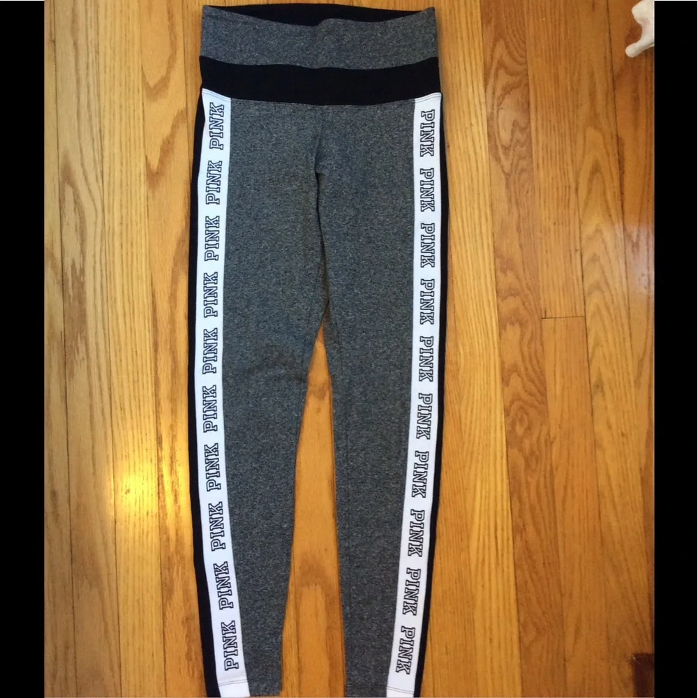 PINK Victoria’s Secret leggings